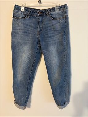 Max Jeans. Women's Blue Denim Jeans - Casual Straight Fit cuff bottom. 10.